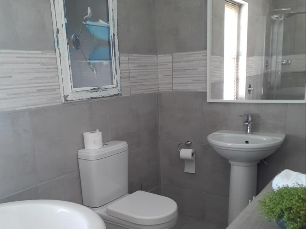 Adderley House Guest Accommodation Робертсон Номер фото