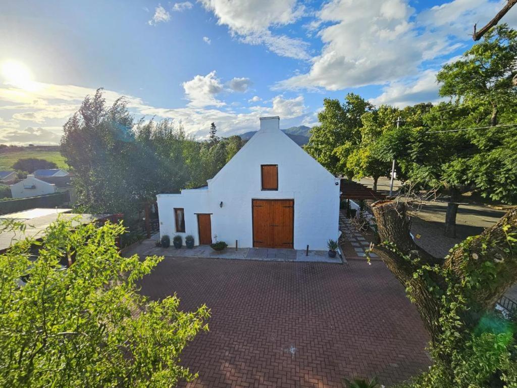 Adderley House Guest Accommodation Робертсон Экстерьер фото